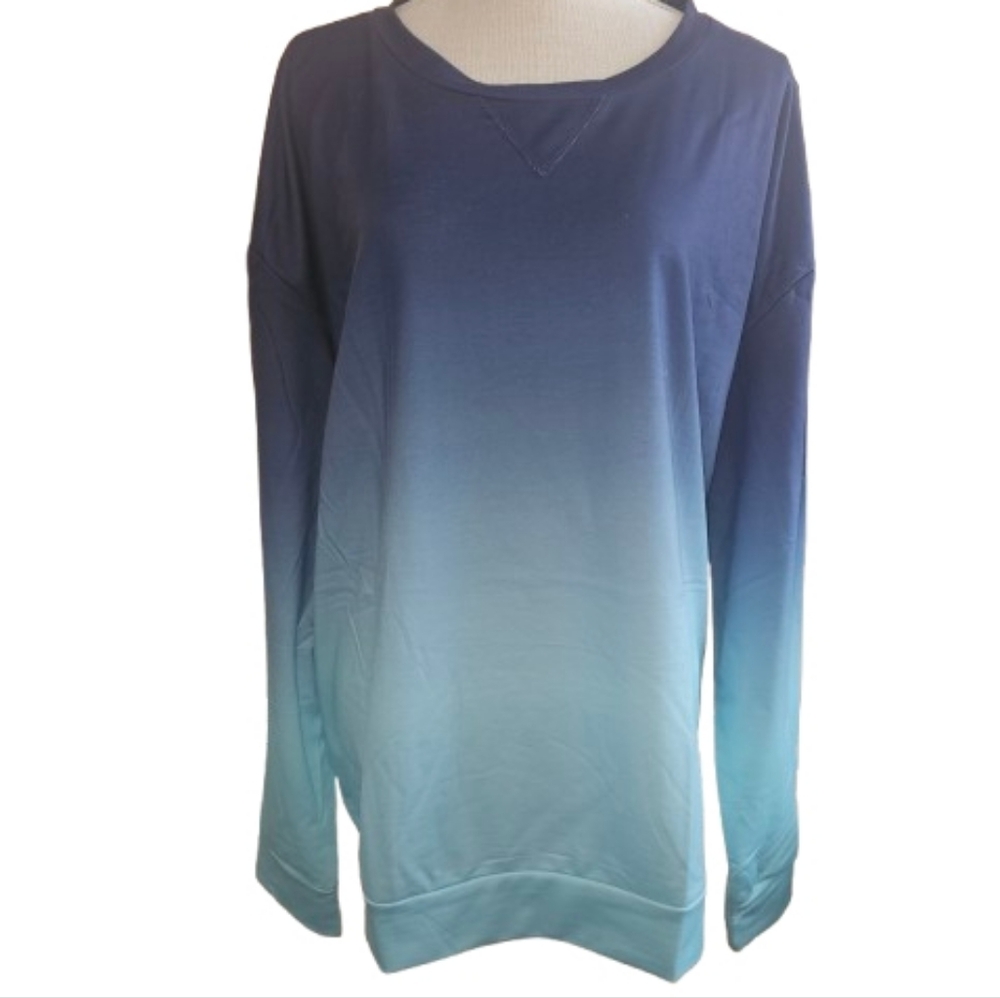 Womens Round Neck Blue/green Gradiant Long Sleeve Top.  NWOT